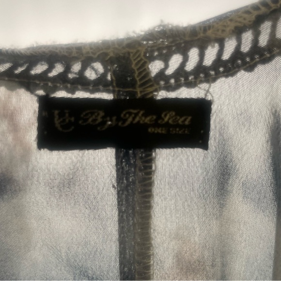 U c by the sea  one size cover up ( moomoo) - Picture 3 of 12